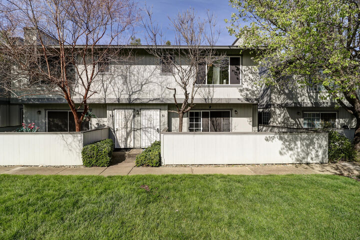 Property Photo: 200 Ridgetop Drive Apt 31 CA 96003