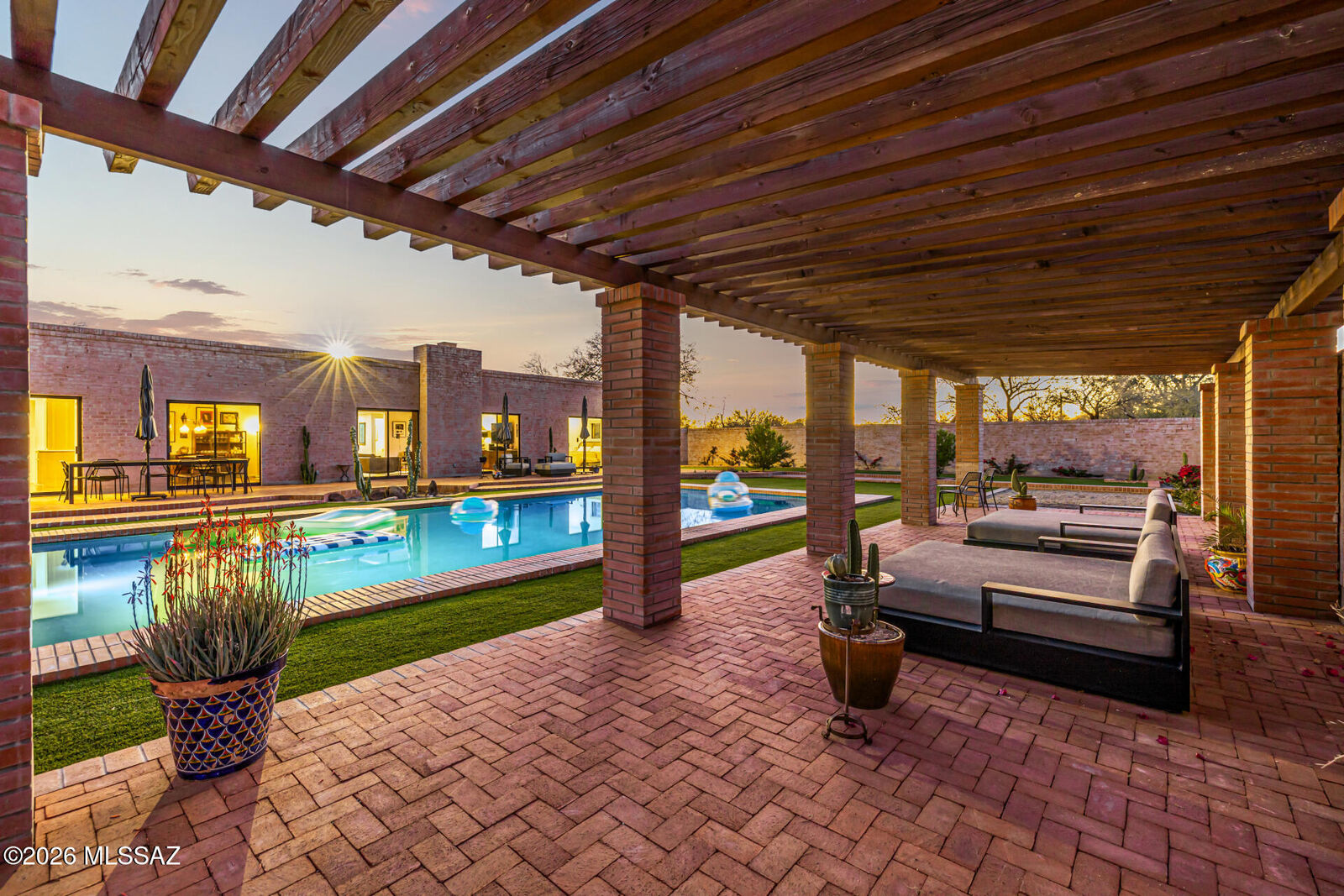 Property Photo:  3201 E Arroyo Chico  AZ 85716 