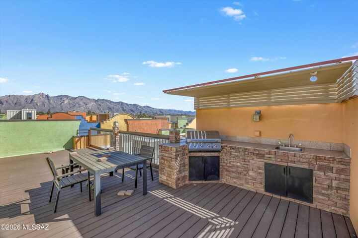 Property Photo:  2431 E Autumn Flower Drive  AZ 85718 