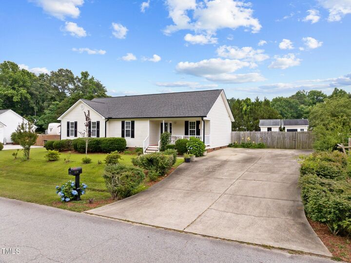 Property Photo: 1320 Greenbranch Lane NC 27603