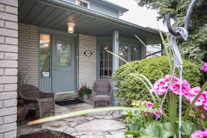 Property Photo: 198 Romfield Circuit ON L3T 3J1
