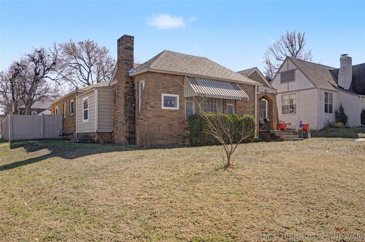 Property Photo:  803 S Jamestown Avenue  OK 74112 