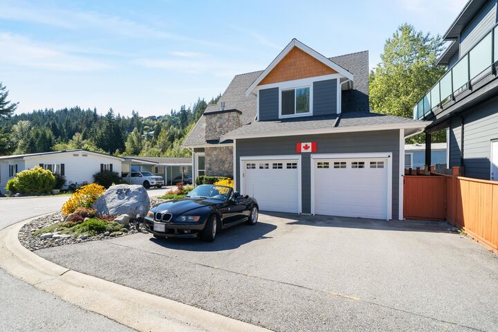 Property Photo:  3295 Sunnyside Road 87  BC V3H 4Z4 