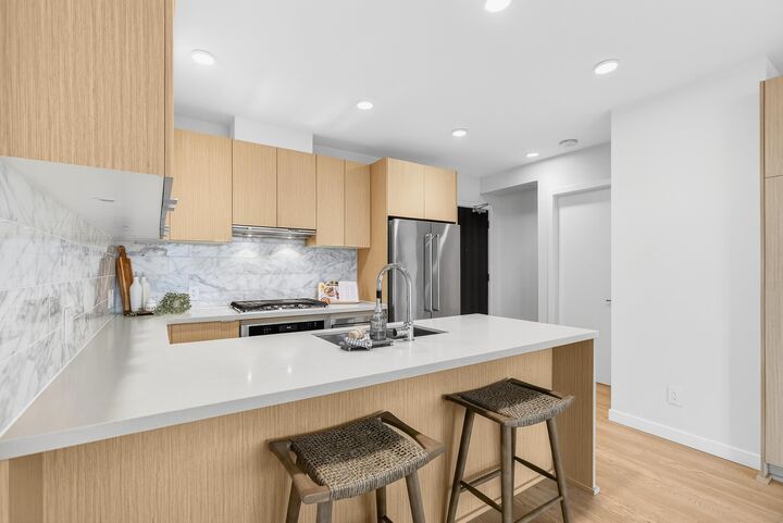 Property Photo: 530 Whiting Way 1706 BC V3J 0J4