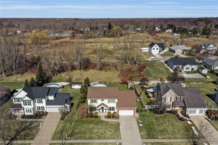 Property Photo:  24 Garnet Drive  NY 14227 