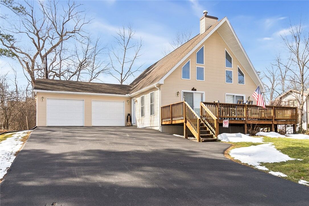 Property Photo:  4254 Lake Avenue  NY 14478 