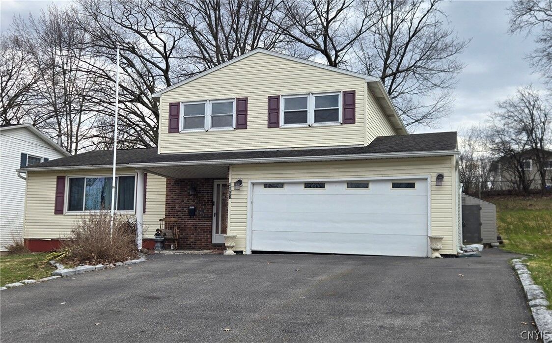 Property Photo: 4867 Driftwood Drive NY 13088