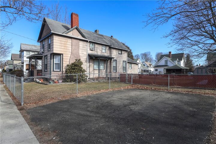 Property Photo:  425 Jefferson Street  NY 14904 