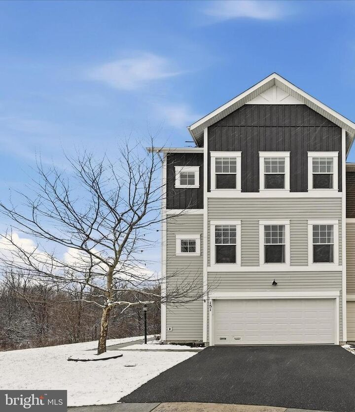 Property Photo:  151 Brasstown Loop  VA 22656 