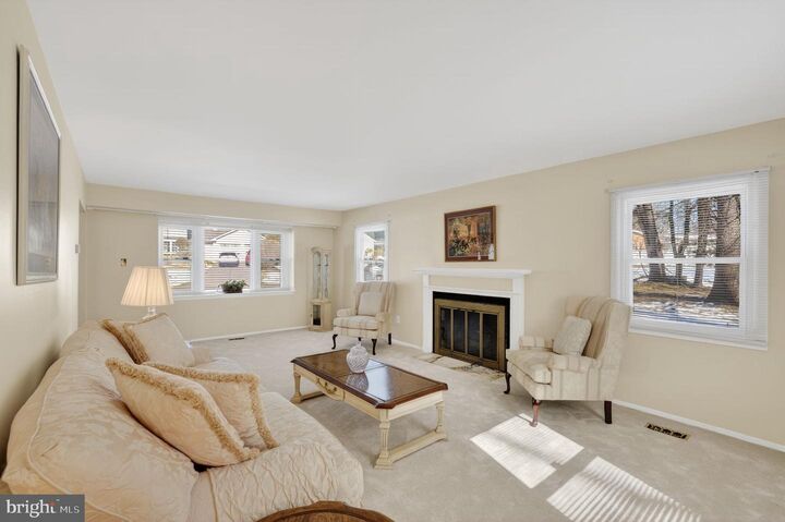 Property Photo:  13 Crosswick Place  NJ 08046 