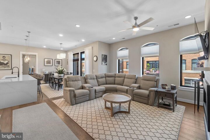 Property Photo:  5 Stationmaster Street SE 400  VA 20175 