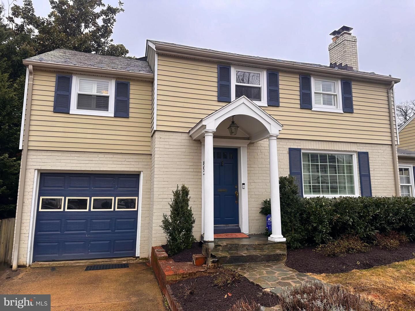 Property Photo:  802 Grand View Drive  VA 22305 