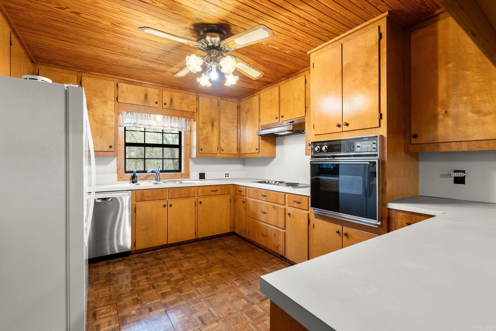 Property Photo:  20314 Lake Vista Drive  AR 72135 