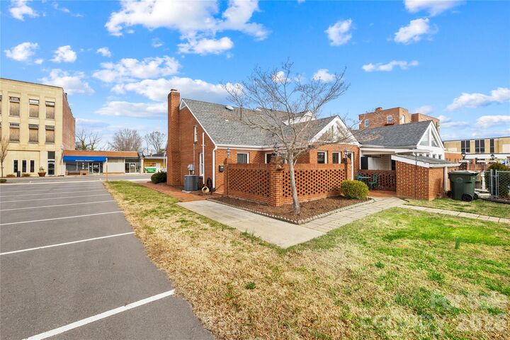 Property Photo:  117 Main Street W  NC 28021 