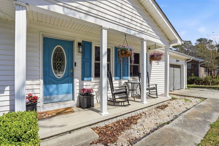 Property Photo:  220 Crestwood Drive  SC 29483 