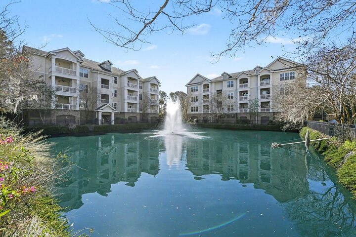 Property Photo:  2244 Ashley Crossing Drive Unit 436  SC 29414 