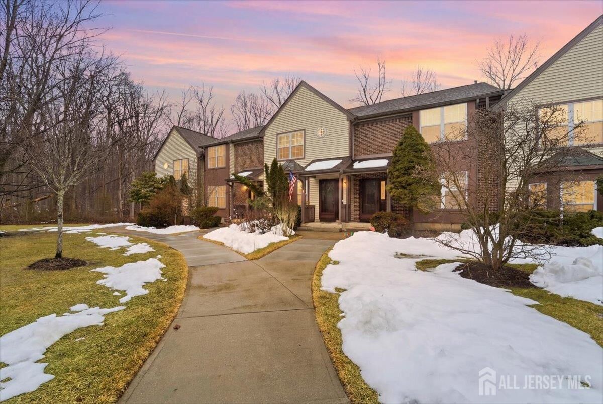 Property Photo:  1103 Hickory Court  NJ 08852 