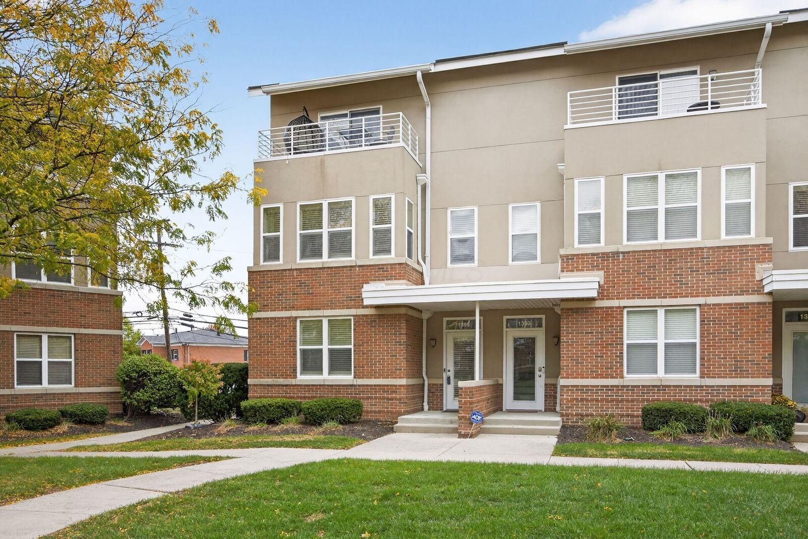 Property Photo: 1395 Upper Green Circle OH 43212