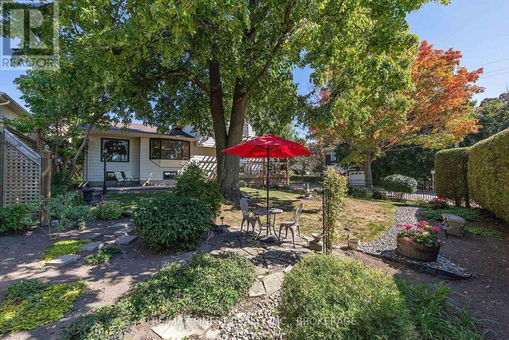 Property Photo:  80 Market Street  ON K7G 2M3 