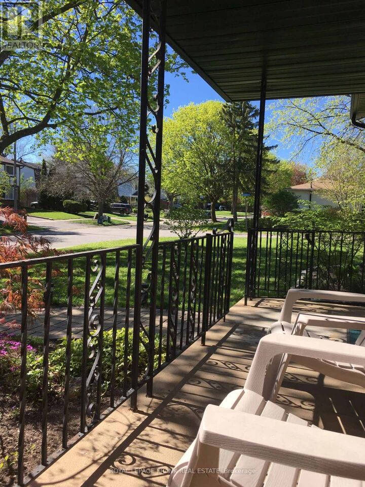 Property Photo: 489 Crestwood Drive ON L1G 2R4