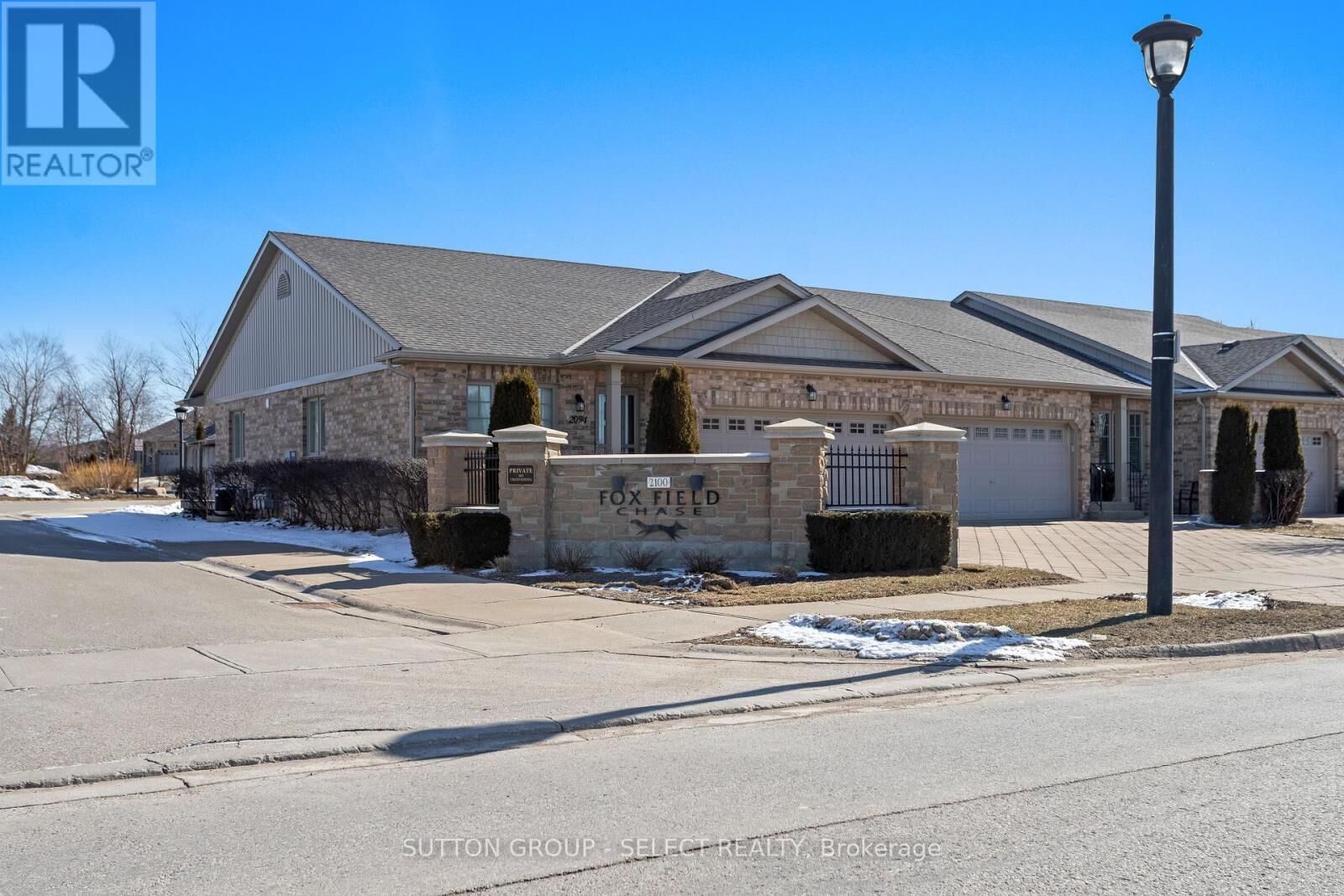 Property Photo: 2094 Denview Avenue ON N6G 5B6