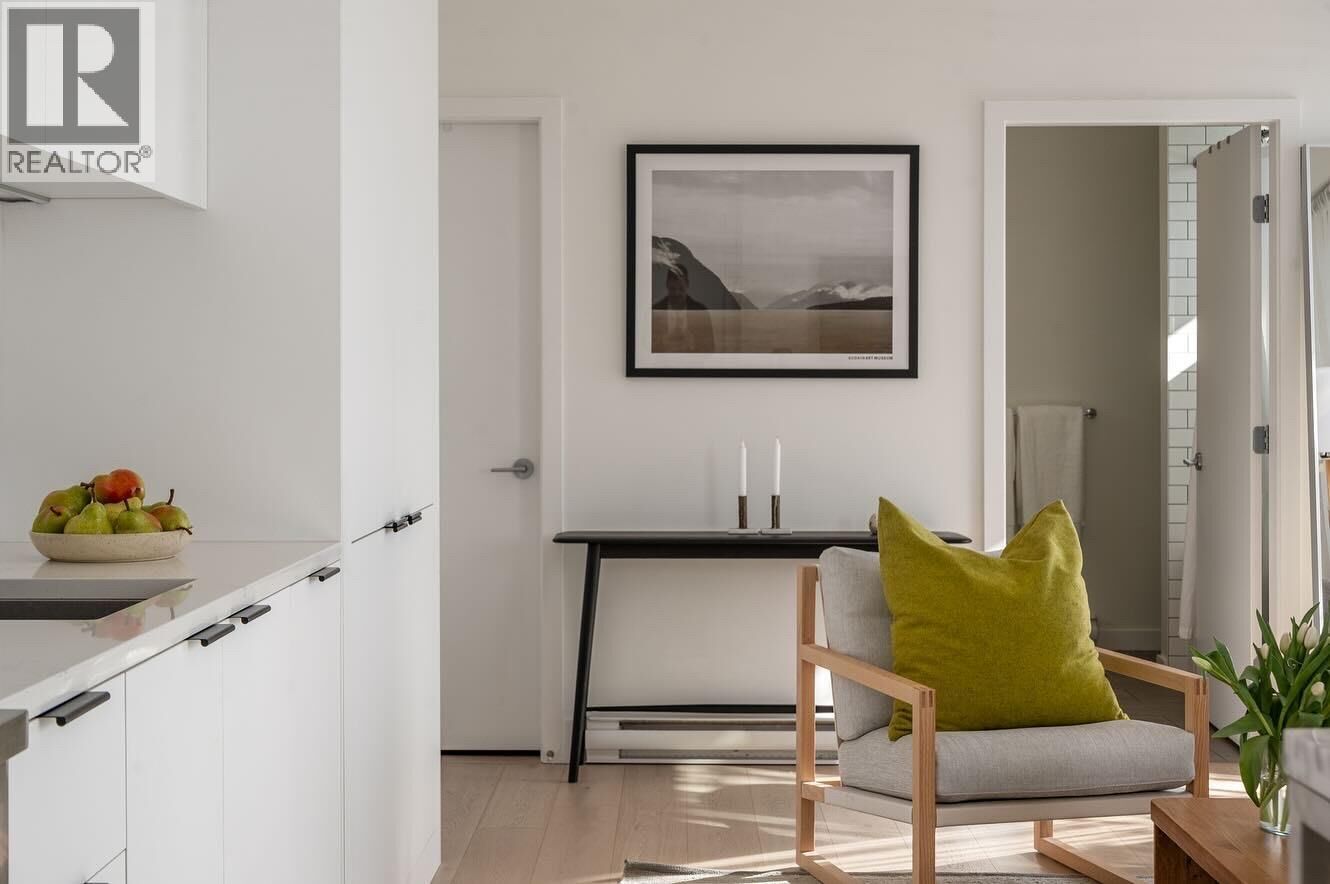 Property Photo:  683 East 27th Avenue Ph1  BC V5V 2K7 