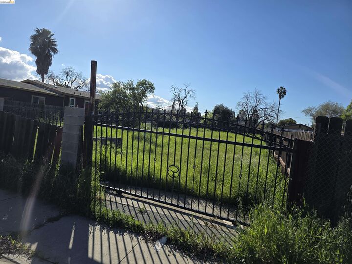 Property Photo:  179 Crivello Ave  CA 94565 