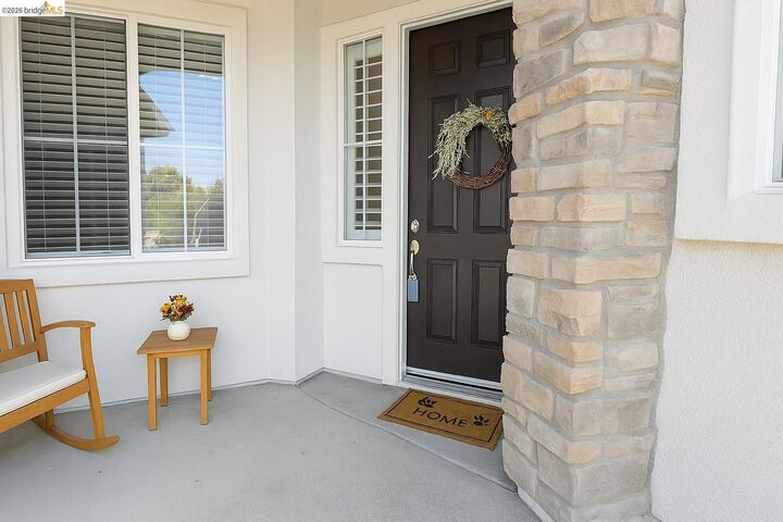 Property Photo:  2072 Bridgeport Loop  CA 94505 