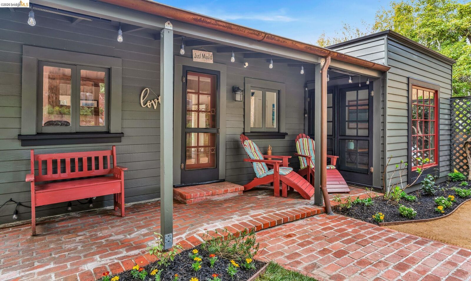 Property Photo:  1101 Mountain Blvd  CA 94611 