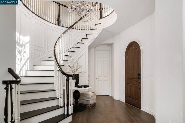 Property Photo: 1150 Trumpet Vine Ln CA 94582