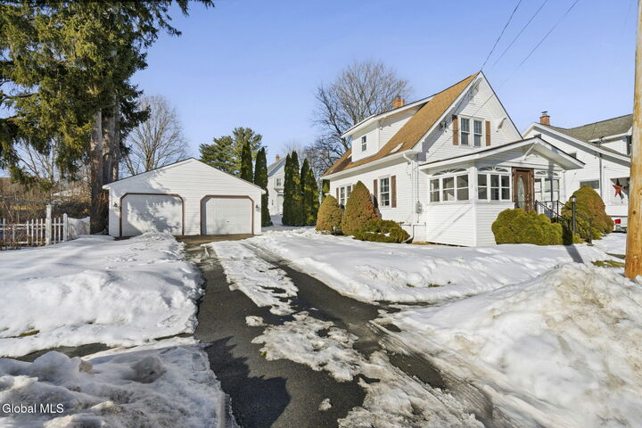 Property Photo:  10 Crescent Avenue  NY 12010 