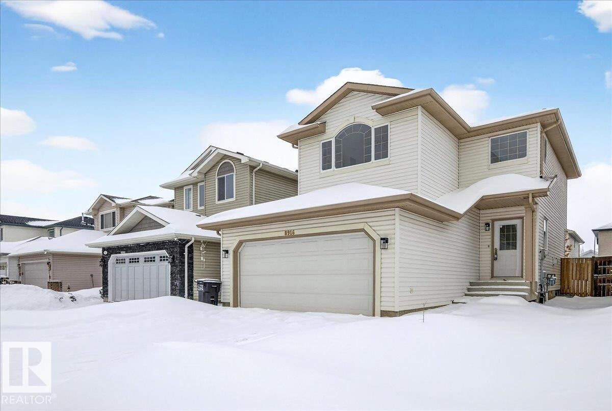 Property Photo:  8916 175 Avenue NW  AB T5Z 3X9 