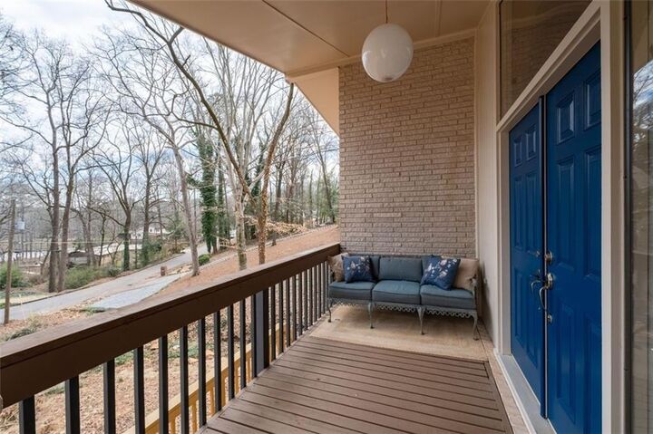 Property Photo:  642 Kenilworth Circle  GA 30083 