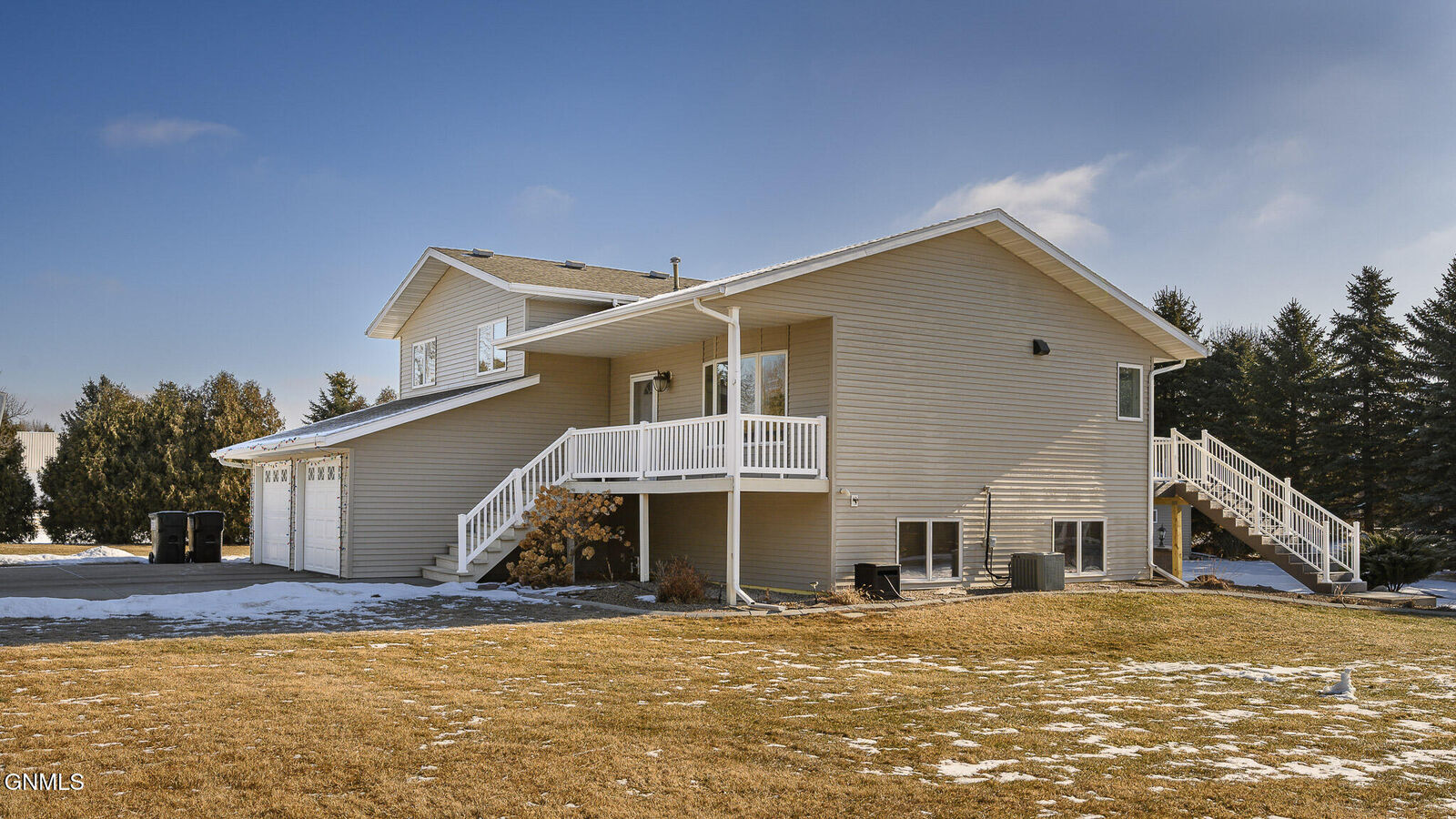Property Photo: 830 E Bristol Drive ND 58501