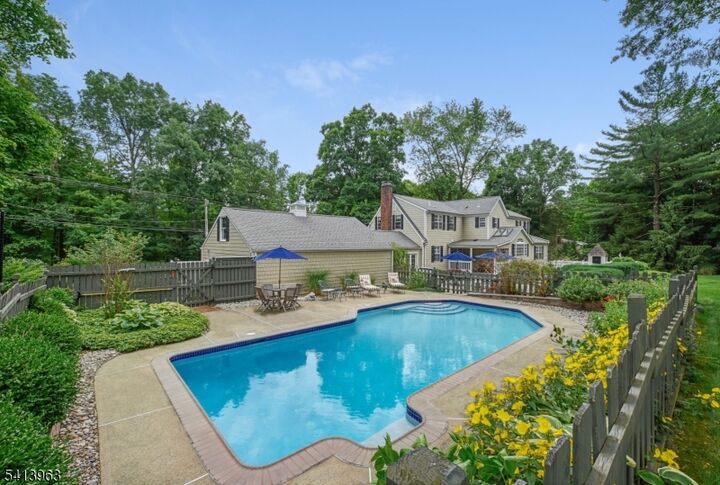 Property Photo:  42 Washington Valley Rd  NJ 07960 