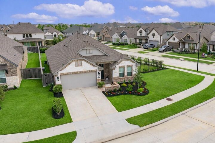 Property Photo:  10802 Carolina Willow Court  TX 77433 