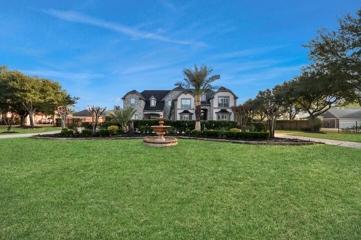 Property Photo: 2211 Braer Ridge Drive TX 77494
