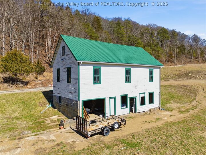 Property Photo:  512 Walgrove Road  WV 25071 