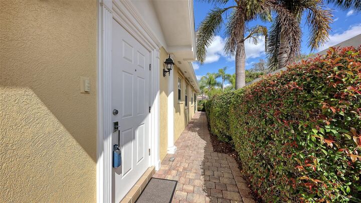 Property Photo:  5926 Benevento Drive  FL 34238 