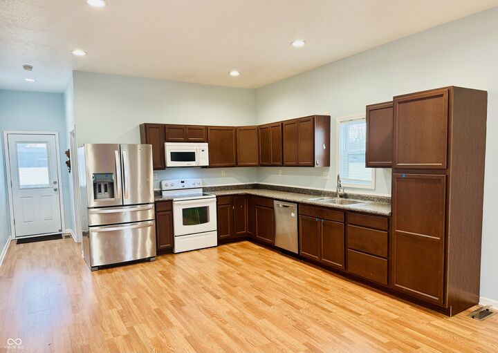 Property Photo:  815 Sarasota Drive  IN 47274 