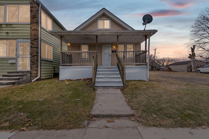 Property Photo: 36 E Charlotte Avenue MI 48229
