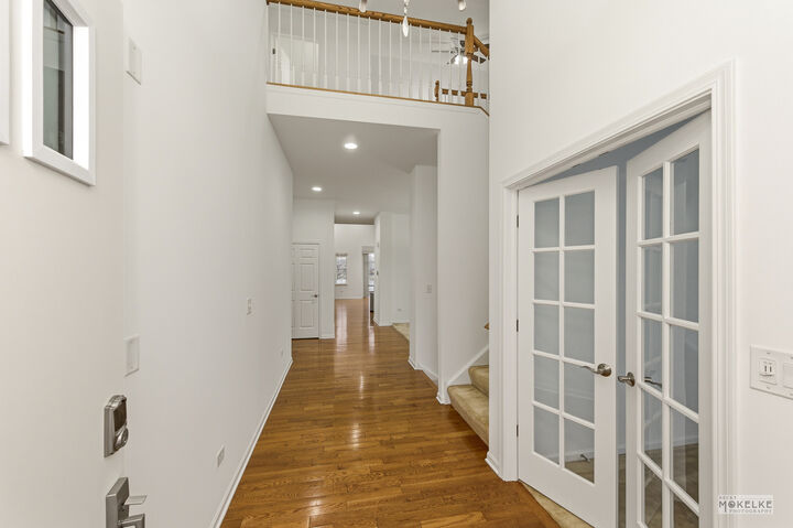 Property Photo:  816 Colchester Drive  IL 60543 