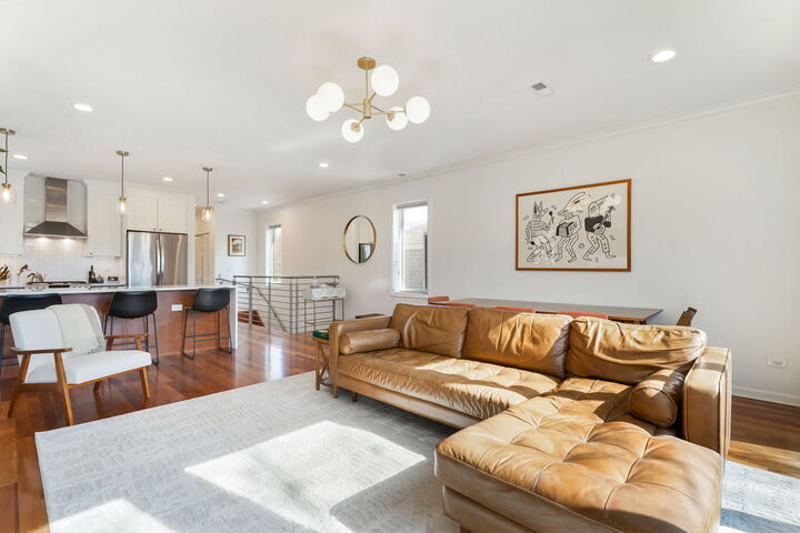 Property Photo: 1406 W Ohio Street 3 IL 60642