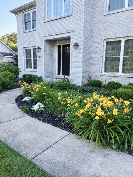 Property Photo:  2007 Gillenwater Street  IL 60510 