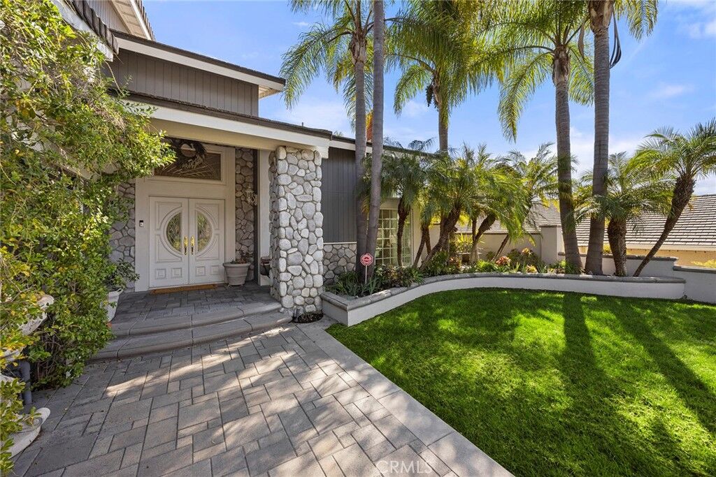 Property Photo: 5184 Vista Montana CA 92886