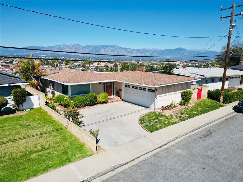 Property Photo: 617 S Bradshawe CA 91754