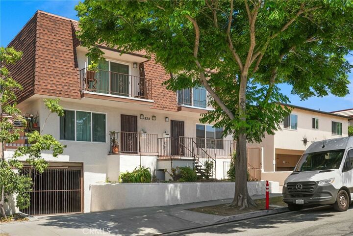 Property Photo:  429 E Providencia B  CA 91501 