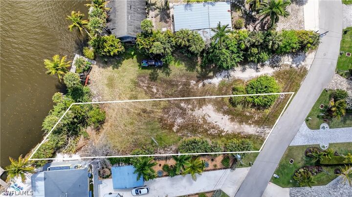 Property Photo: 27534 Big Bend Road FL 34134