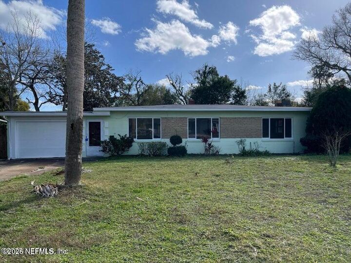 Property Photo:  1012 N 6th Avenue  FL 32250 