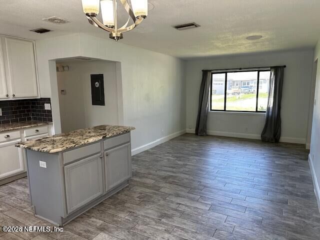 Property Photo: 1012 N 6th Avenue FL 32250